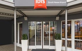 ibis Zürich Messe Airport